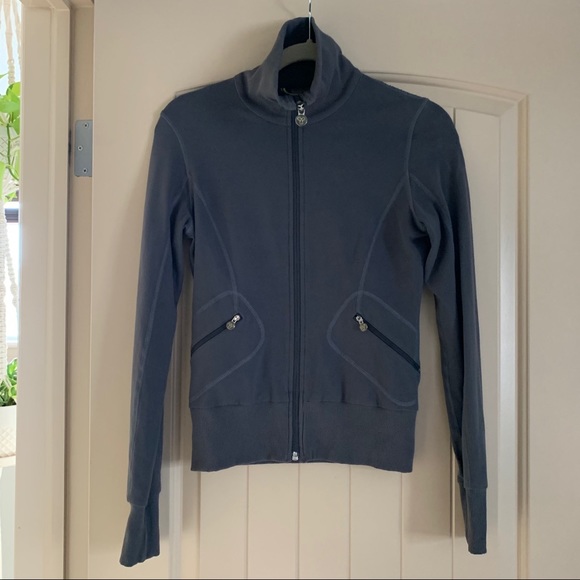 🖤2/$15 Aritzia TNA Zip-Up - Picture 4 of 6